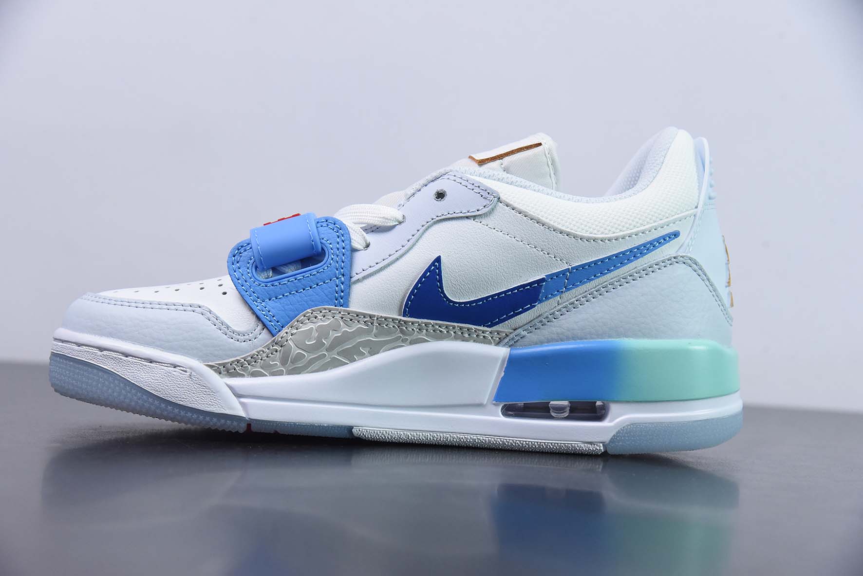 Air Jordan Legacy 312 low 灰蓝运动鞋 货号：FN8896 131
