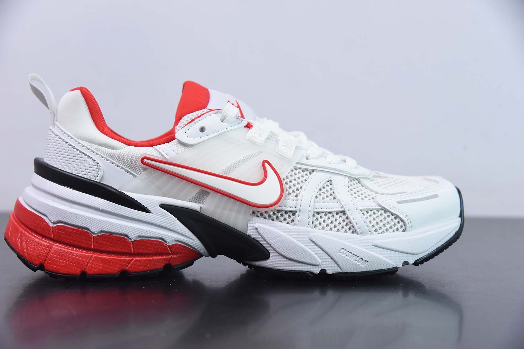 DBI66919334 NIKE V2K Runtekk Serie retro de moda Estilo padre retro futuro Zapatos de correr casuales deportivos de oci…