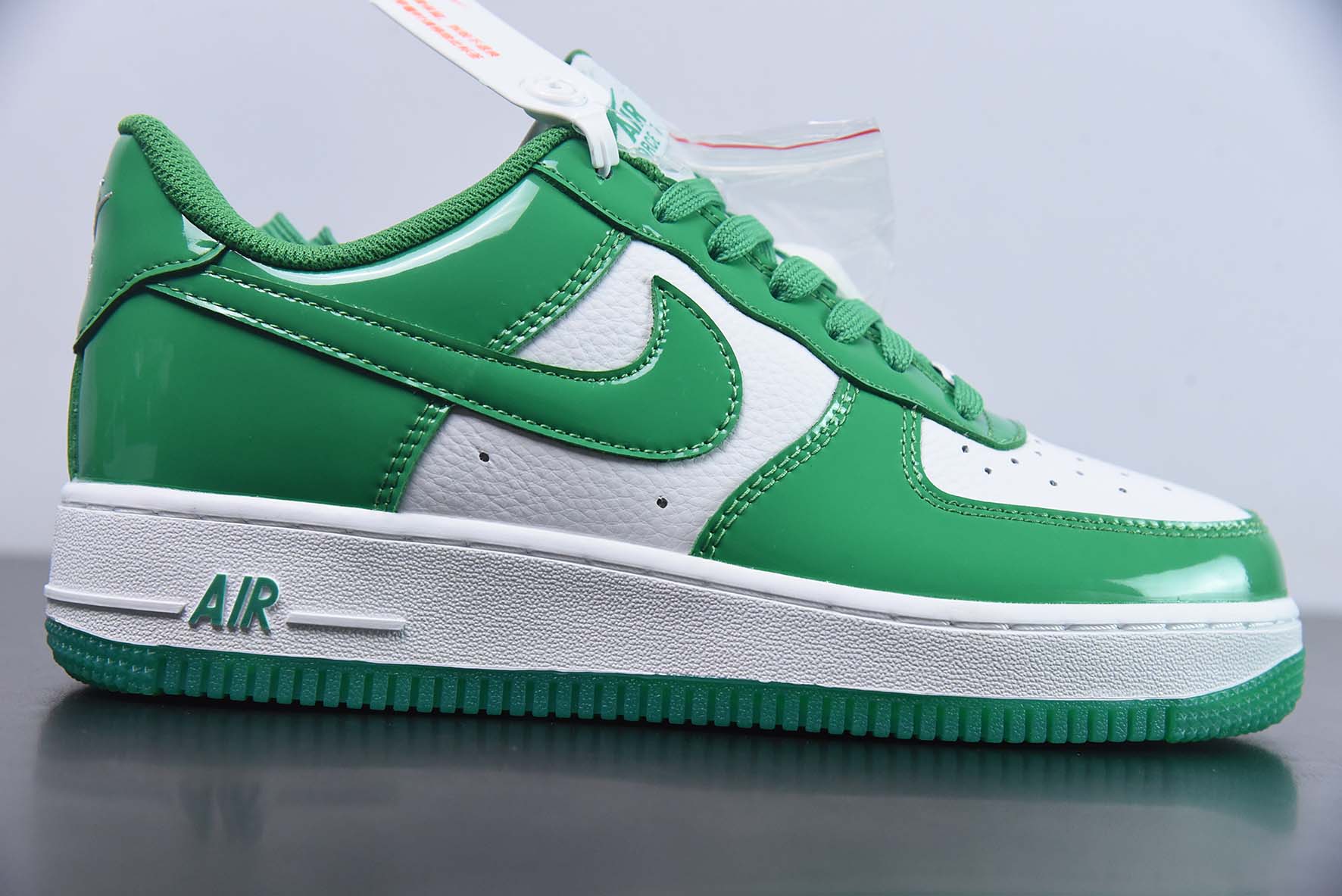 Nike Air Force 1 Low 白绿漆皮 空军一号低帮运动休闲板鞋 货号：HP3656-511