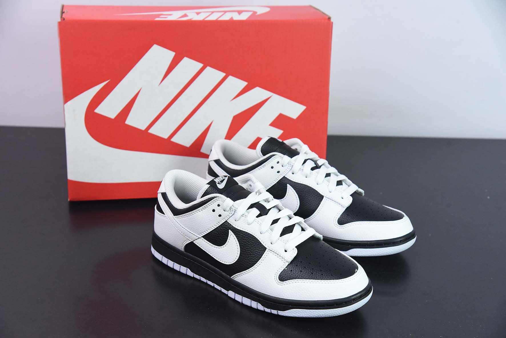 Nike SB Dunk Low"Reverse Panda"“白黑翻转熊猫”运动鞋 货号:FD9064-011