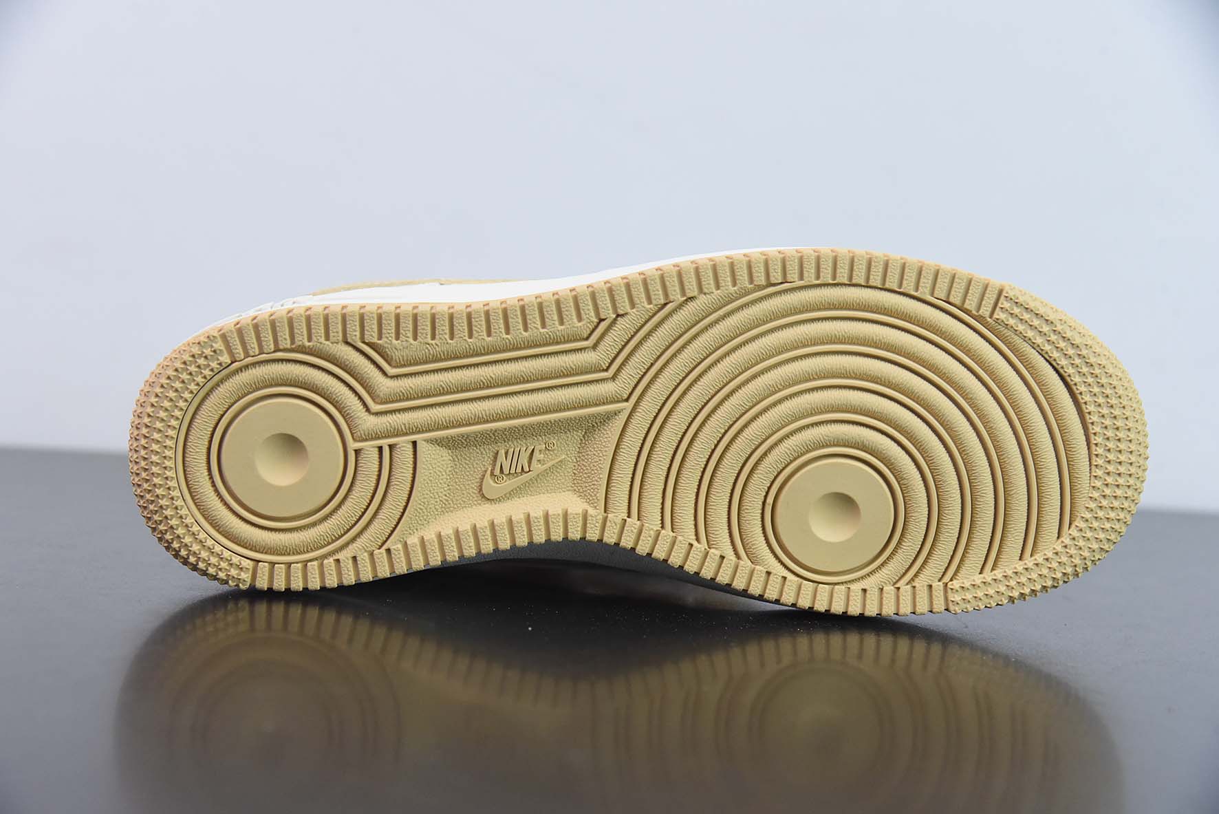 Nike Air Force 1 Low 空军一号低帮运动休闲板鞋猿人头联名 双勾 米白黄色 货号:BS9055 747