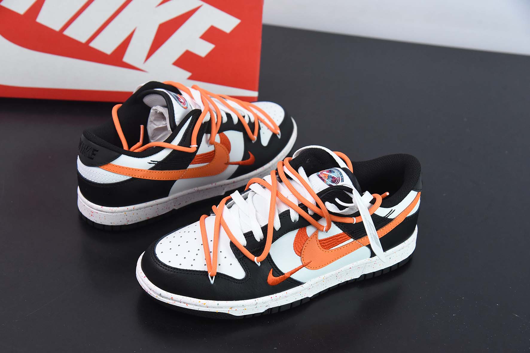 Nike SB Dunk Low 三勾解构抽绳鞋带 黑白橙色 货号:FD4623 144