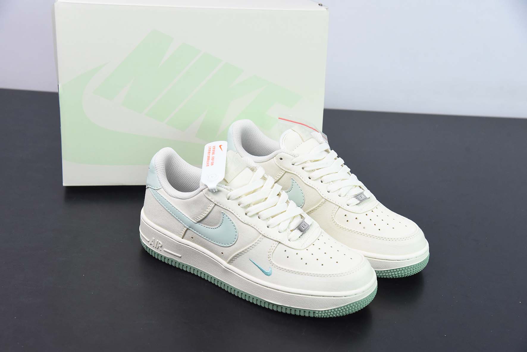 Nike Air Force 1 Low空军一号低帮运动休闲板鞋  双勾 米白蓝 货号：ME0112 555