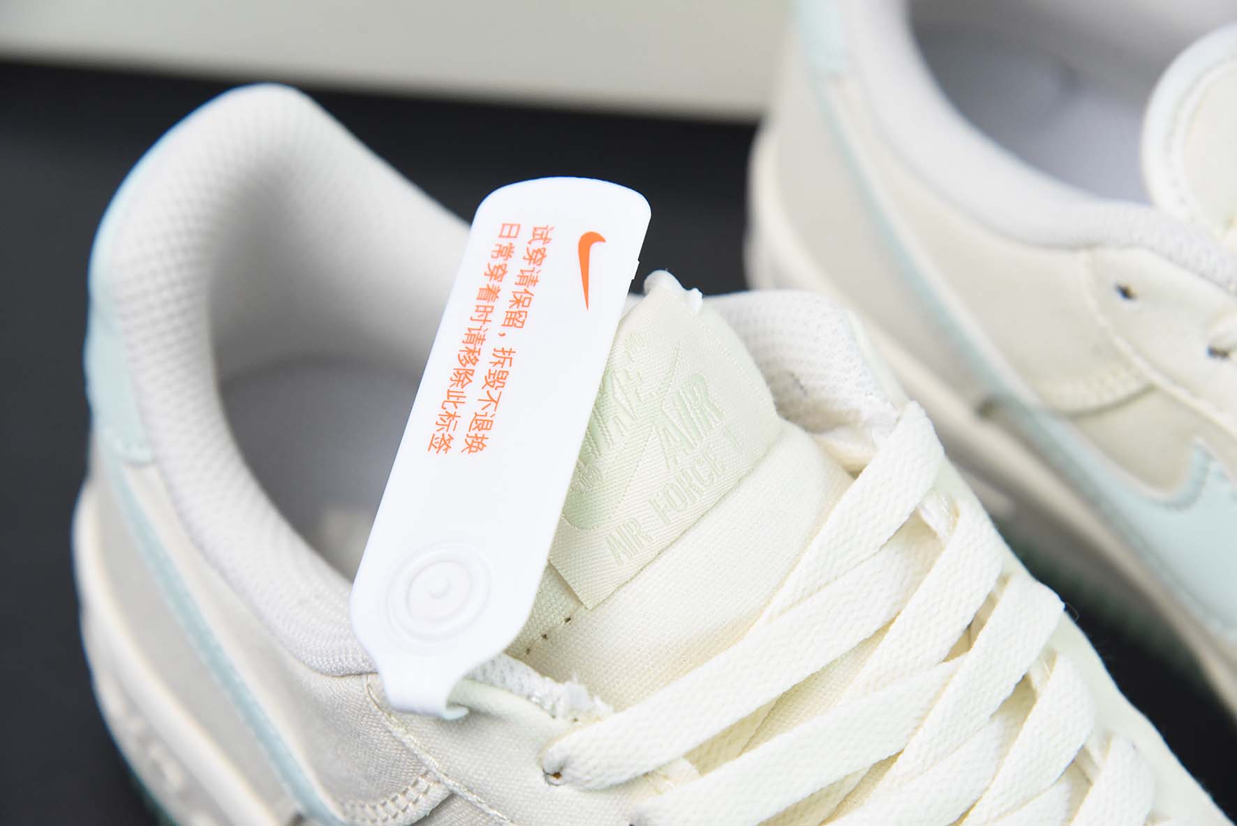 Nike Air Force 1 Low空军一号低帮运动休闲板鞋  双勾 米白蓝 货号：ME0112 555