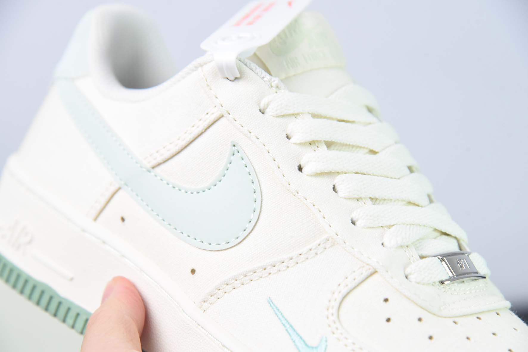 Nike Air Force 1 Low空军一号低帮运动休闲板鞋  双勾 米白蓝 货号：ME0112 555