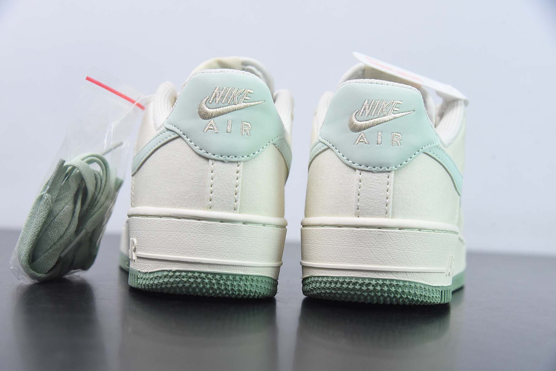 Nike Air Force 1 Low空军一号低帮运动休闲板鞋  双勾 米白蓝 货号：ME0112 555