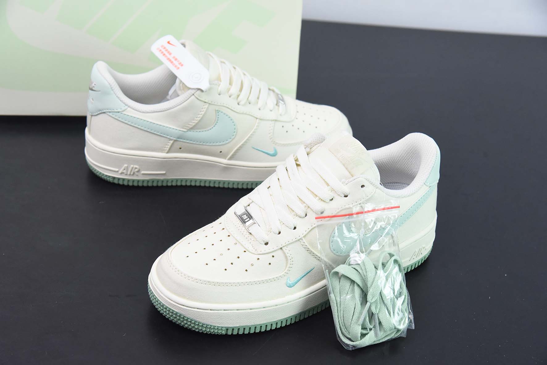 Nike Air Force 1 Low空军一号低帮运动休闲板鞋  双勾 米白蓝 货号：ME0112 555