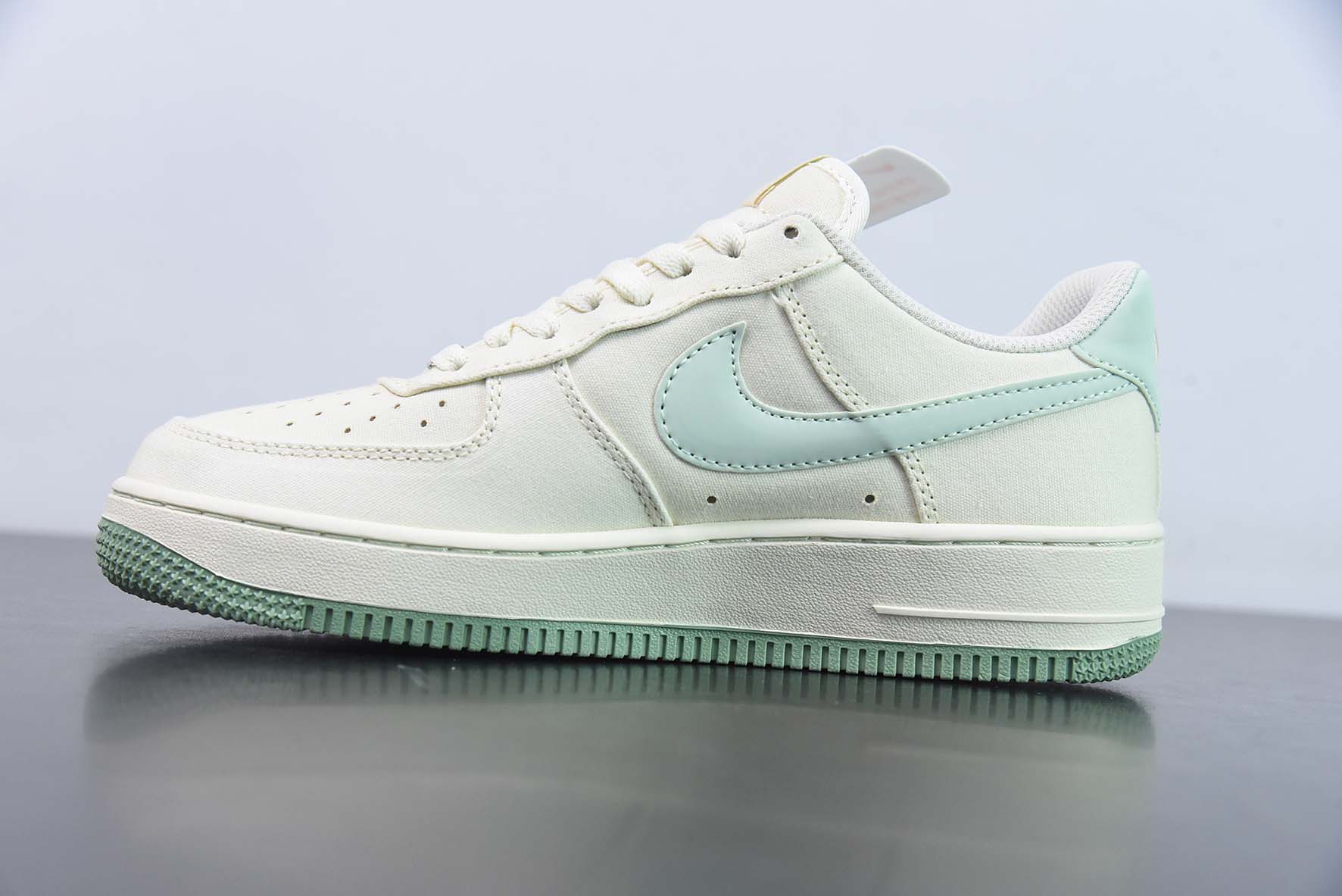 Nike Air Force 1 Low空军一号低帮运动休闲板鞋  双勾 米白蓝 货号：ME0112 555