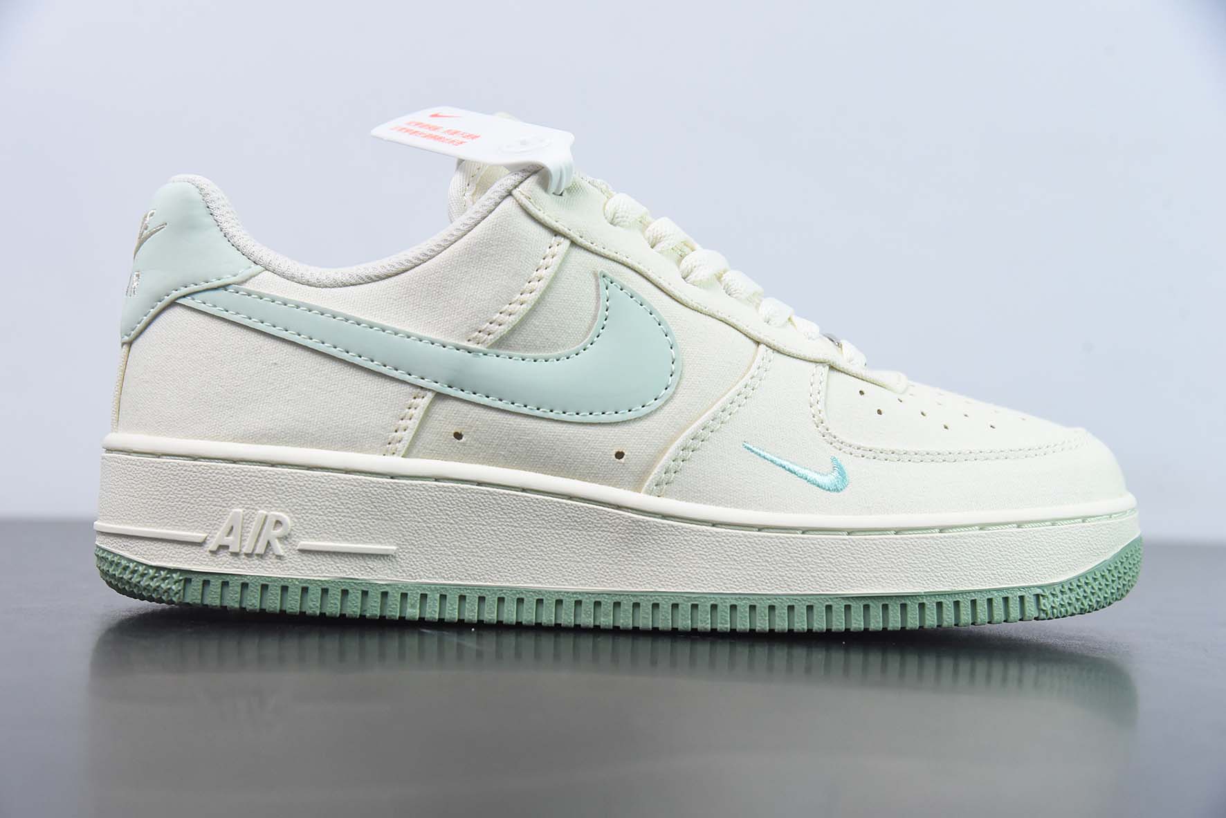 Nike Air Force 1 Low空军一号低帮运动休闲板鞋  双勾 米白蓝 货号：ME0112 555