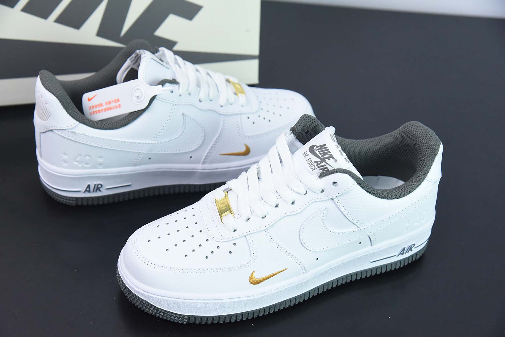 Nike Air Force 1'07"40th Anniversary/White/Dark Grey"空军一号“40周年版白暗灰金小钩”DD1225-008