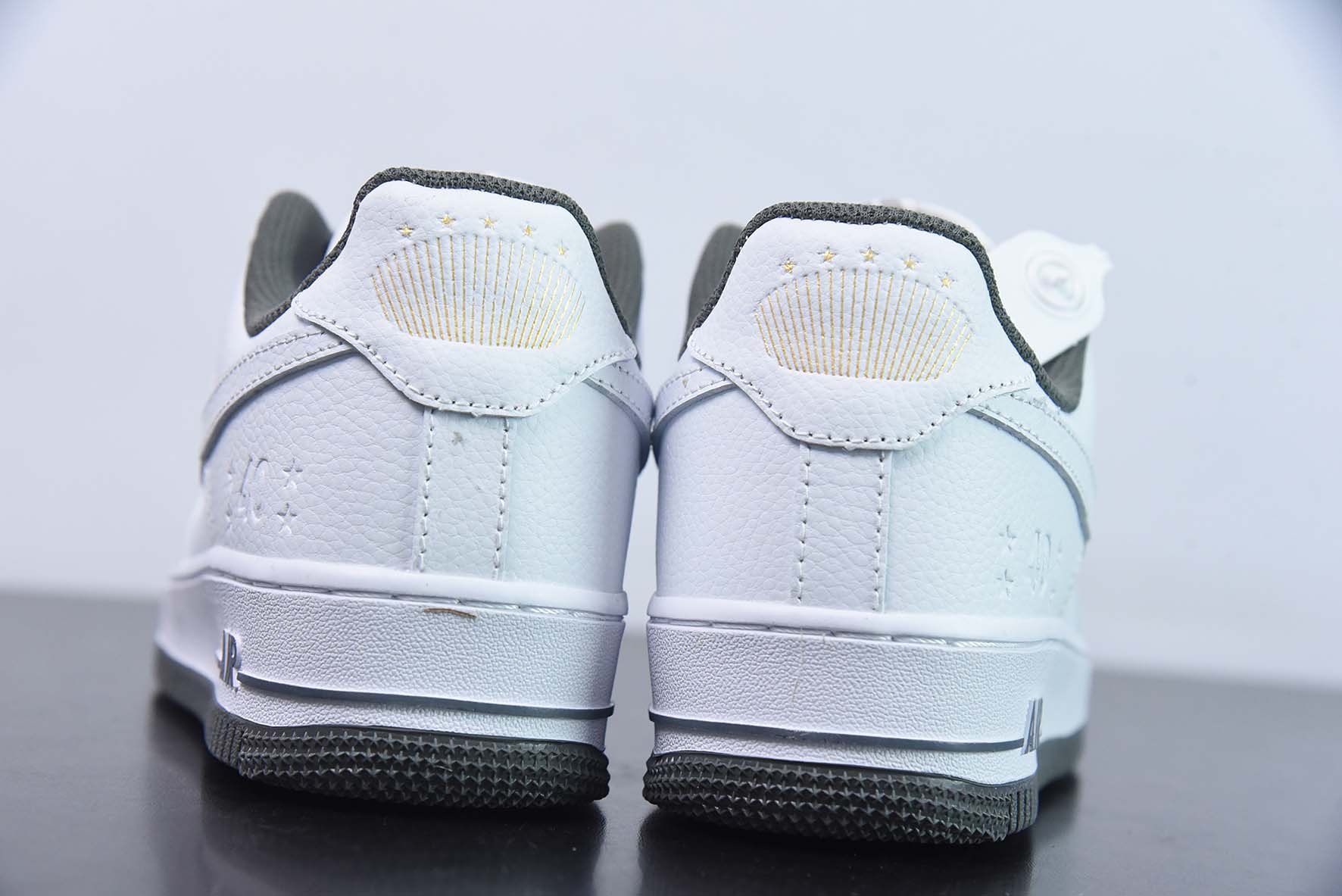 Nike Air Force 1'07"40th Anniversary/White/Dark Grey"空军一号“40周年版白暗灰金小钩”DD1225-008
