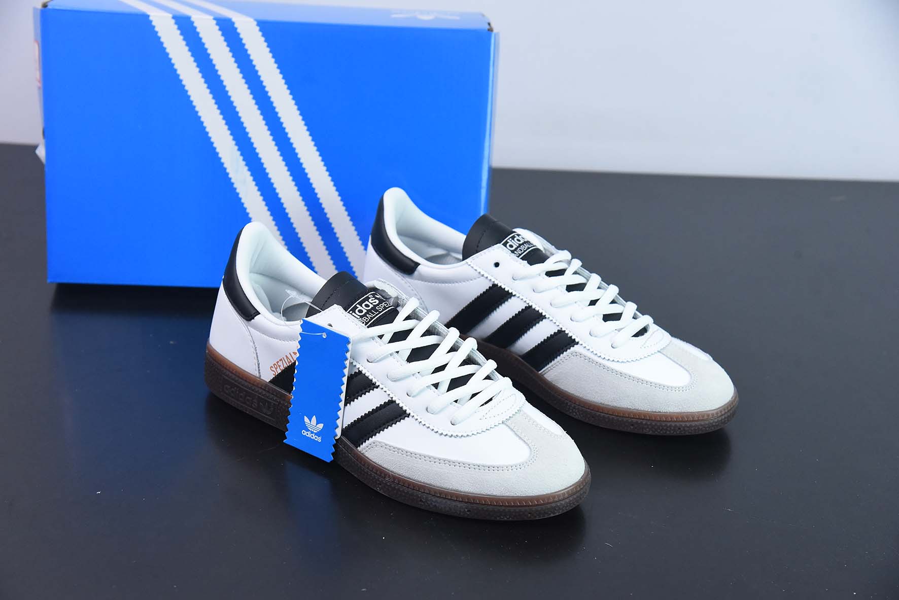 Adidas Handball Spezial 三叶草板鞋货号：IE3403 名媛网