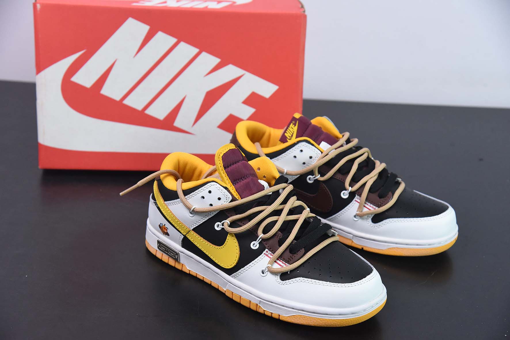 NIKE SB Dunk Low 定制白黑黄绑带解构低帮运动鞋