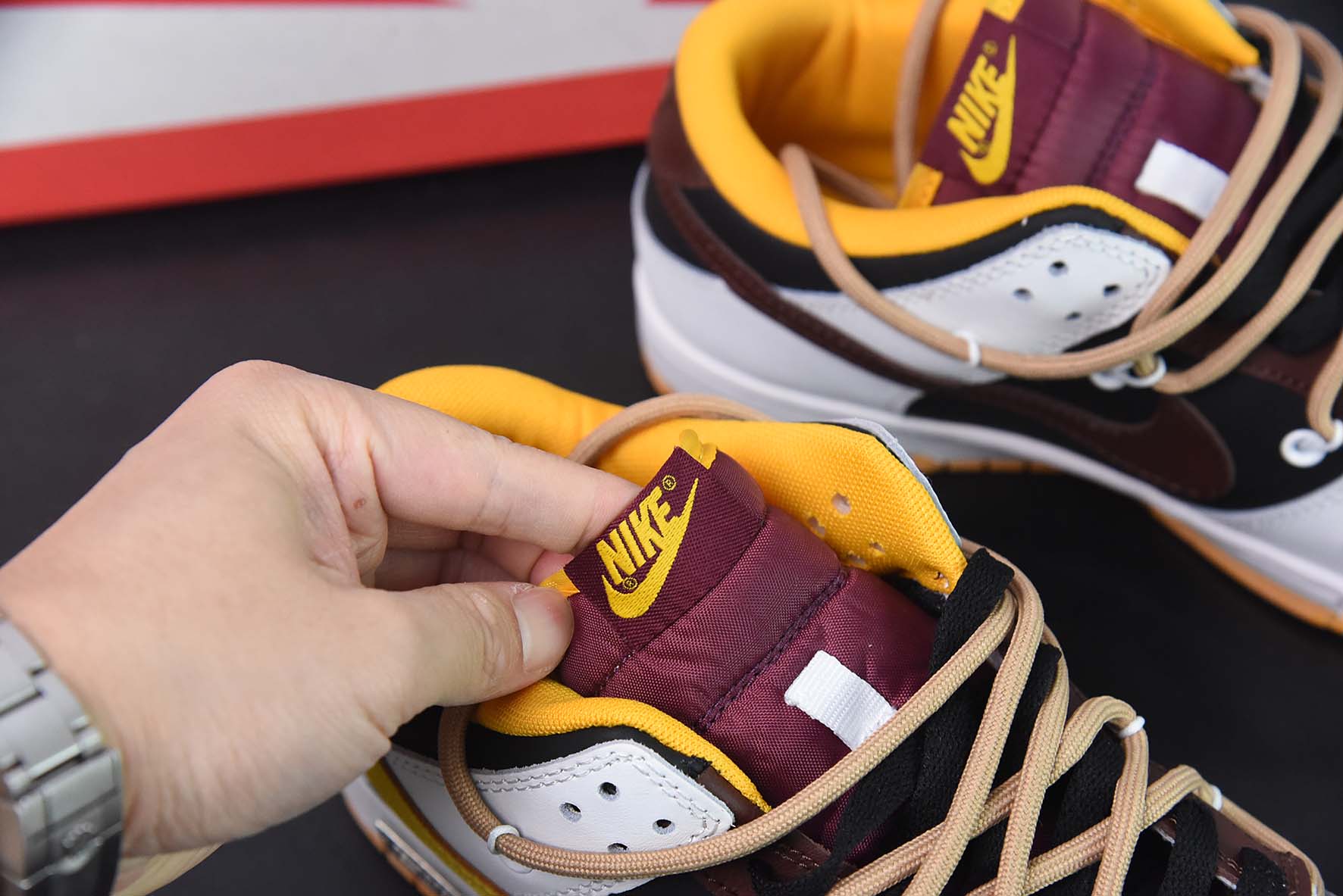 NIKE SB Dunk Low 定制白黑黄绑带解构低帮运动鞋