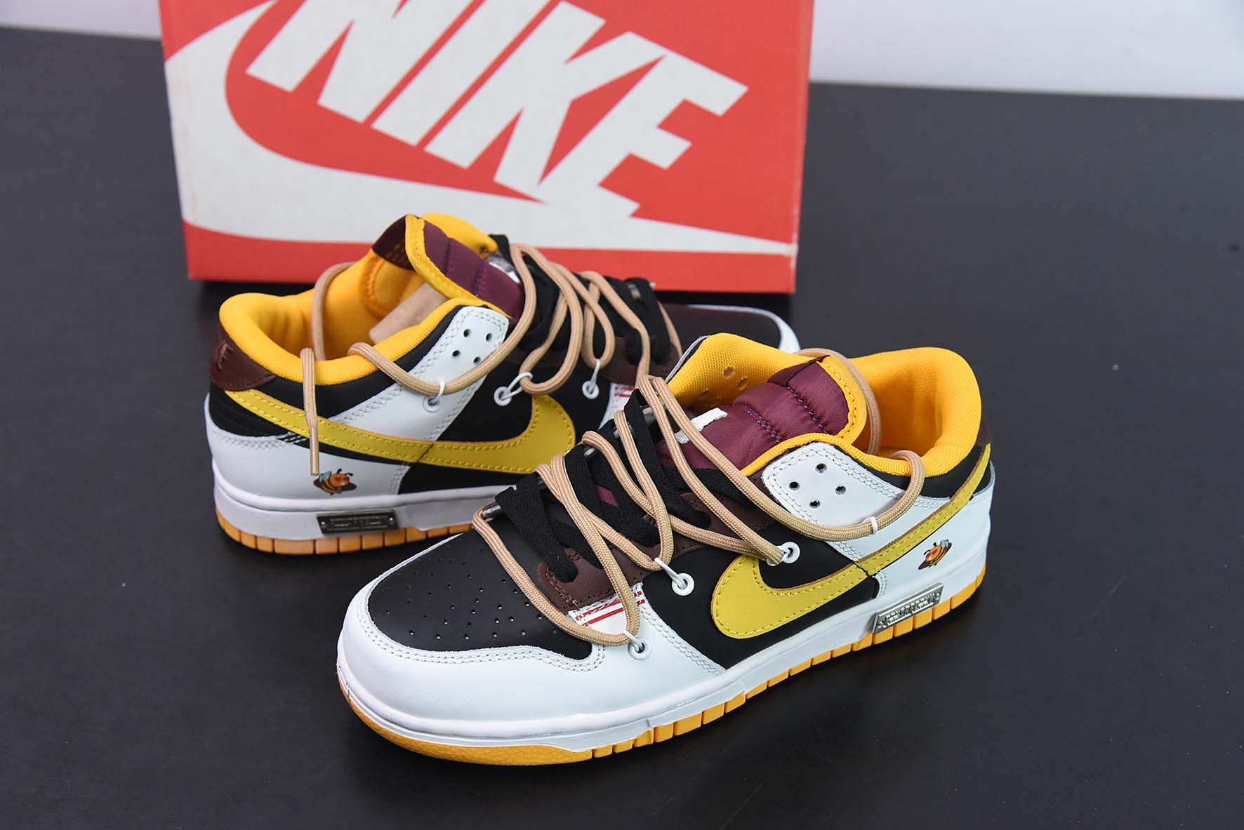 NIKE SB Dunk Low 定制白黑黄绑带解构低帮运动鞋