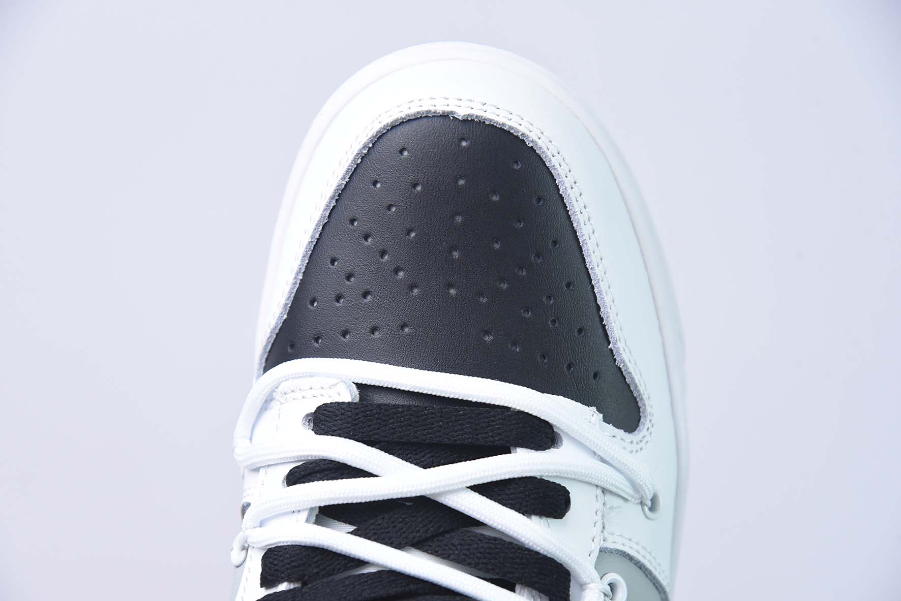 NK Dunk Low SB低帮解构绑带黑白灰低帮运动鞋 货号：DJ6188-101