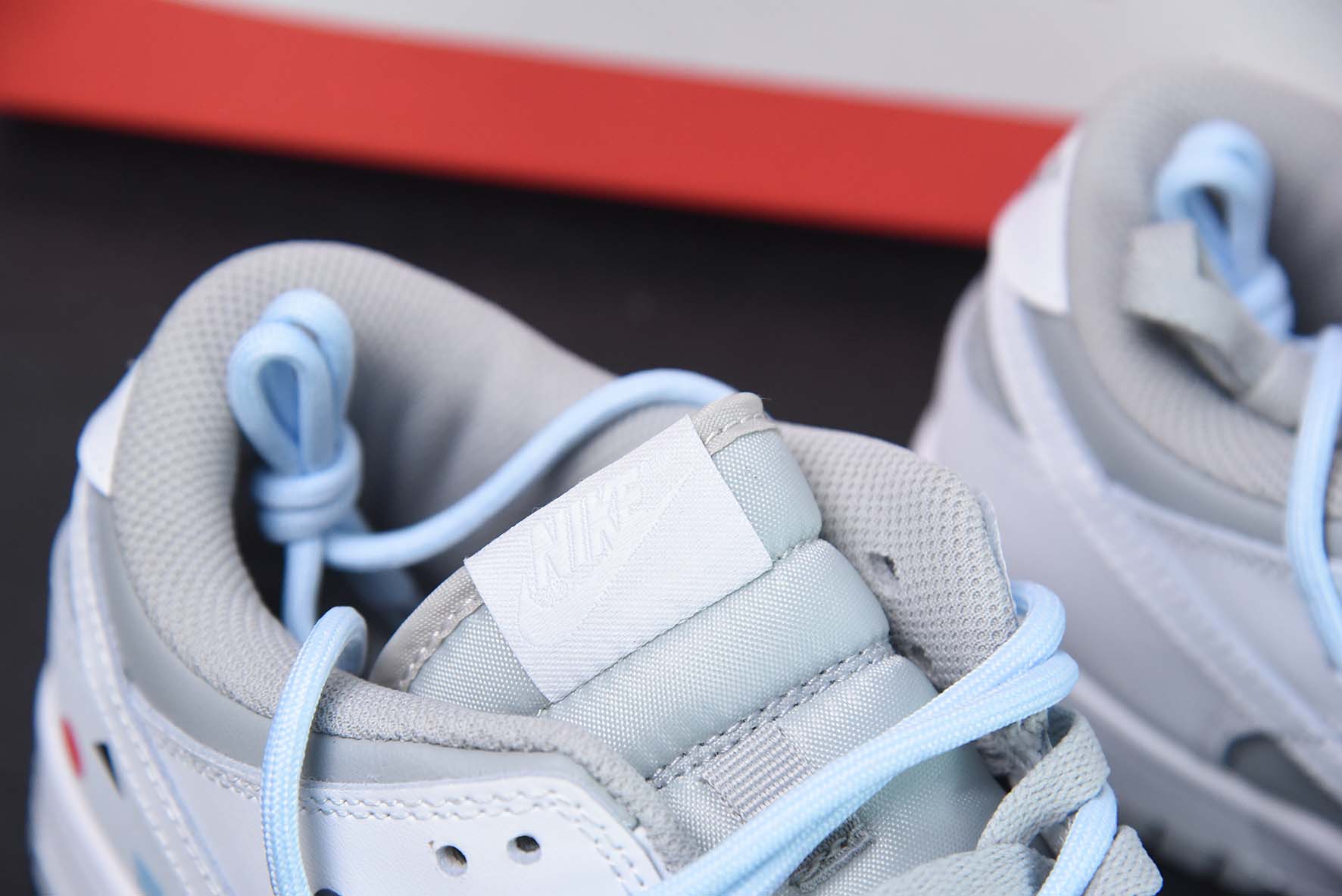 NK Dunk Low SB低帮解构绑带白灰电玩 货号：DJ6188-003