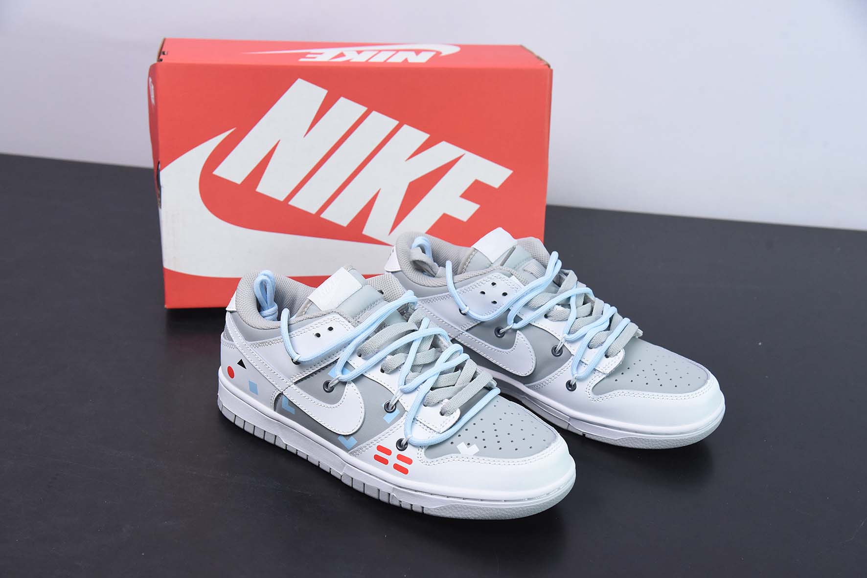 NK Dunk Low SB低帮解构绑带白灰电玩 货号：DJ6188-003