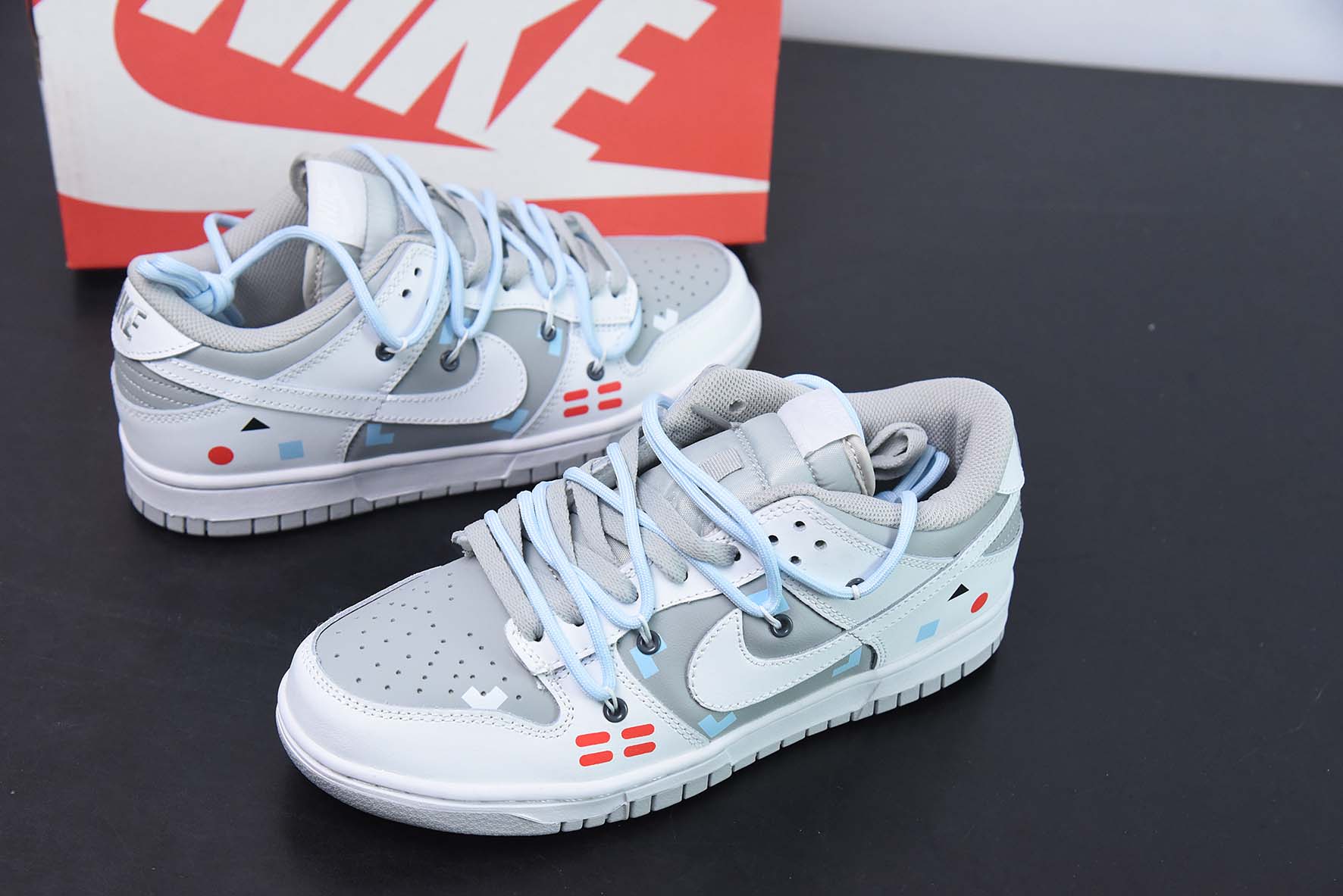 NK Dunk Low SB低帮解构绑带白灰电玩 货号：DJ6188-003