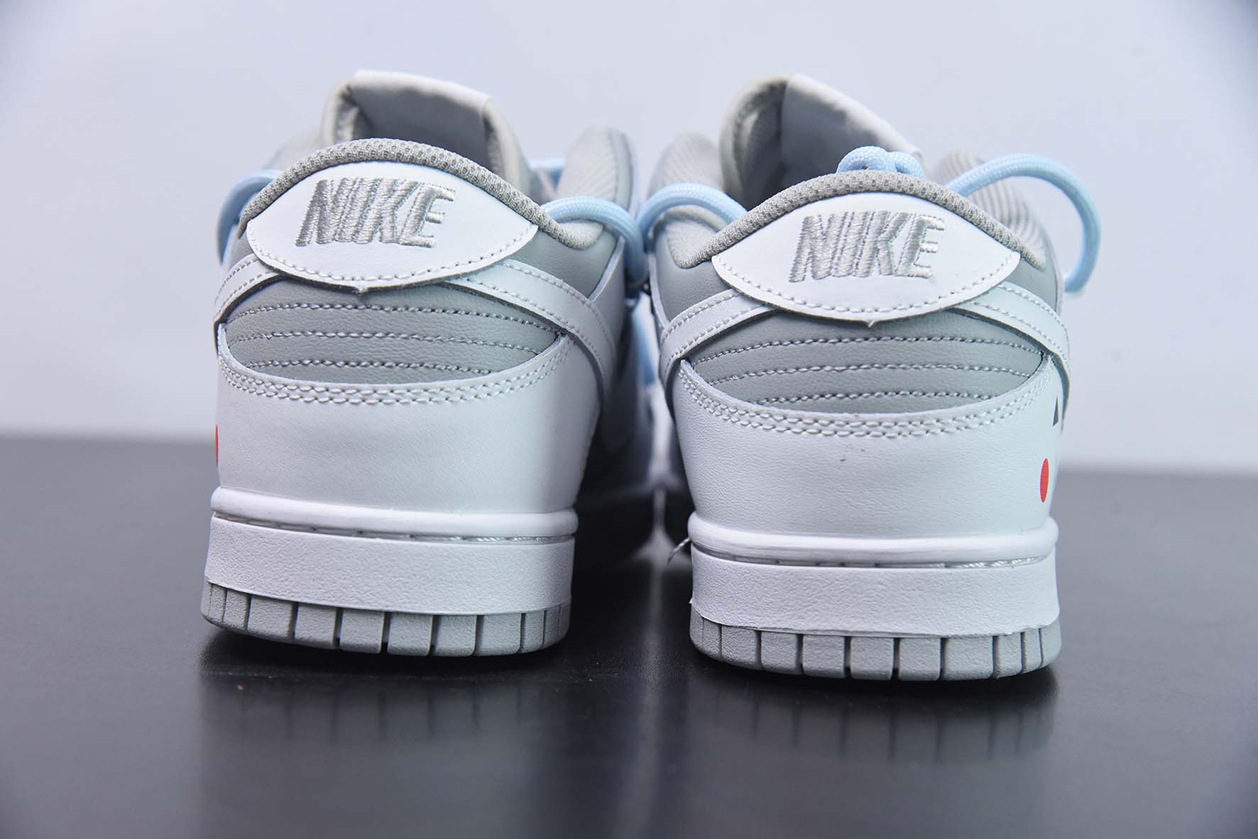 NK Dunk Low SB低帮解构绑带白灰电玩 货号：DJ6188-003