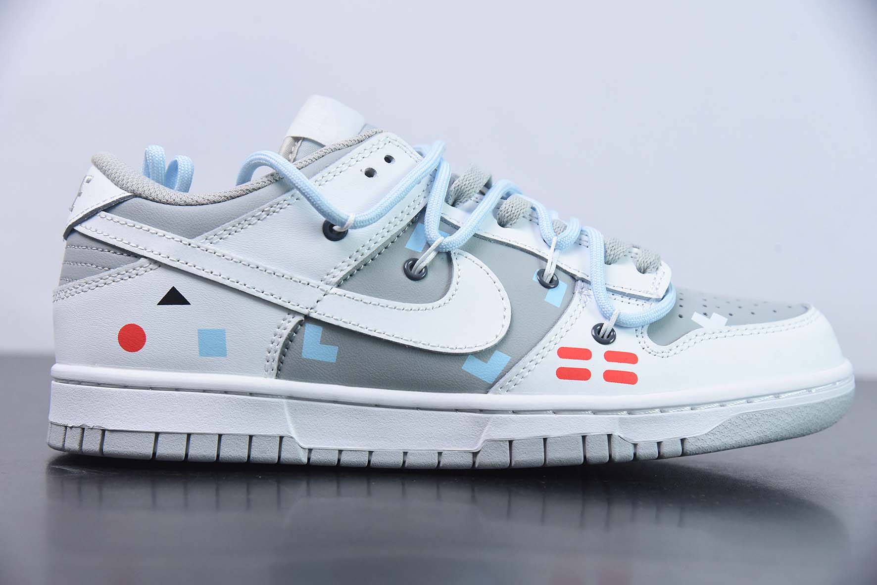 NK Dunk Low SB低帮解构绑带白灰电玩 货号：DJ6188-003