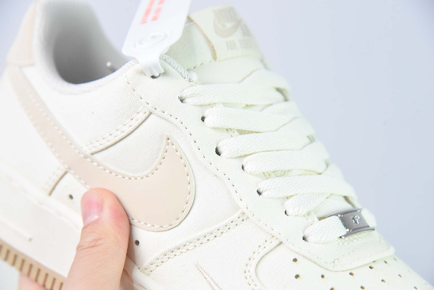 Nk Air Force 1'07 Low 卡其小勾 布面 空军一号低帮休闲板鞋 货号:ME0112-577