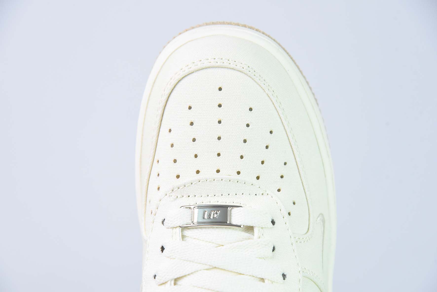 Nk Air Force 1'07 Low 卡其小勾 布面 空军一号低帮休闲板鞋 货号:ME0112-577