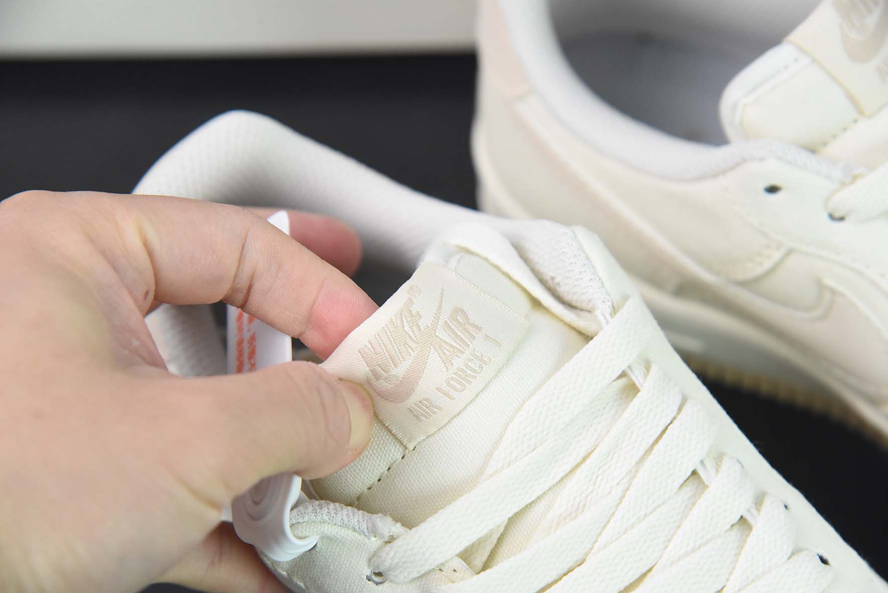 Nk Air Force 1'07 Low 卡其小勾 布面 空军一号低帮休闲板鞋 货号:ME0112-577
