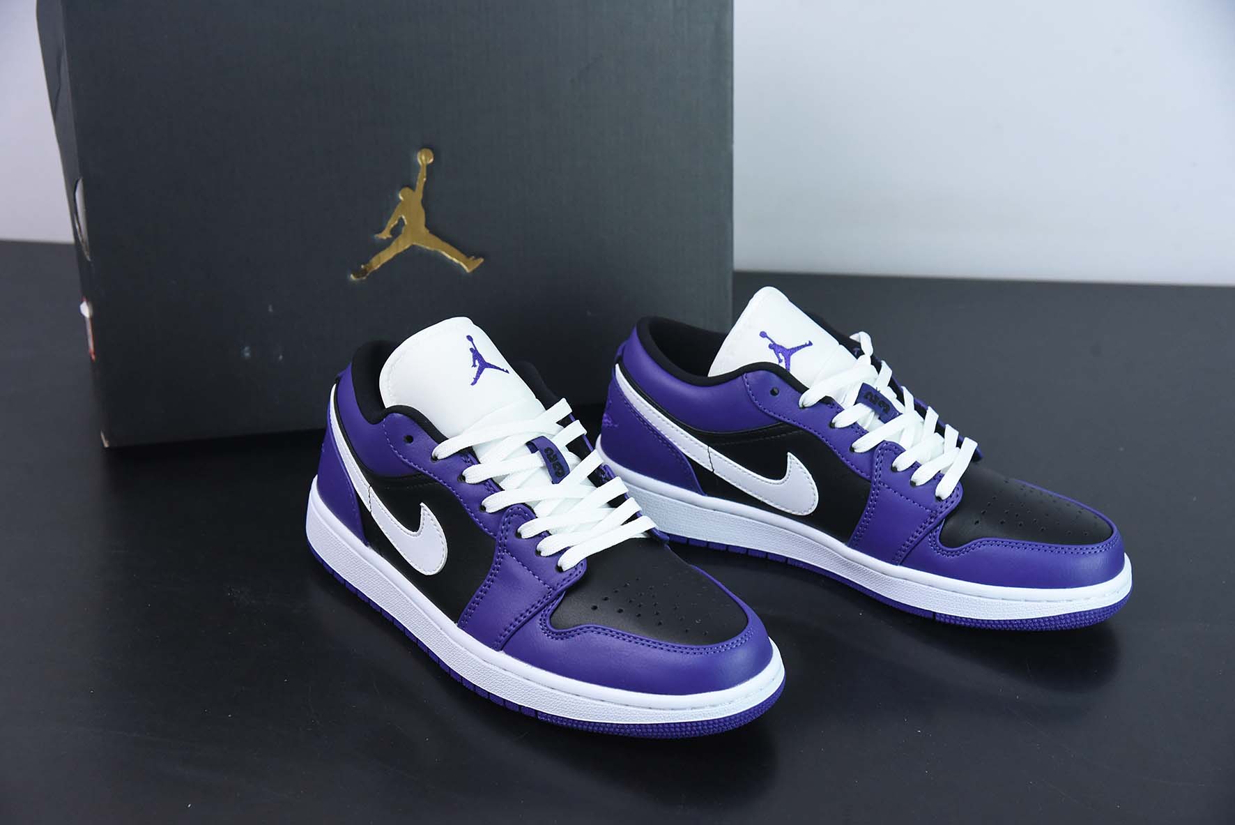 Air Jordan AJ1 Low 低帮 白钩黑紫脚趾 货号553558-501