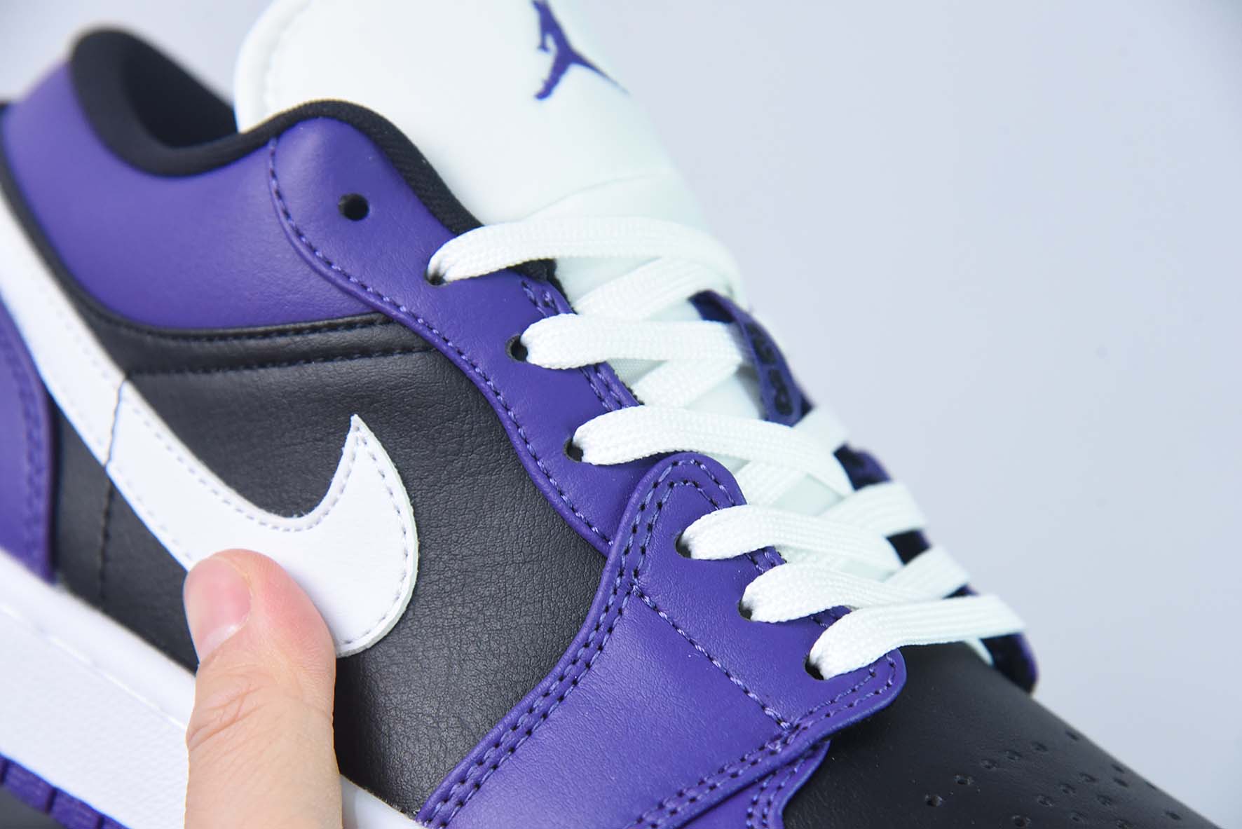 Air Jordan AJ1 Low 低帮 白钩黑紫脚趾 货号553558-501