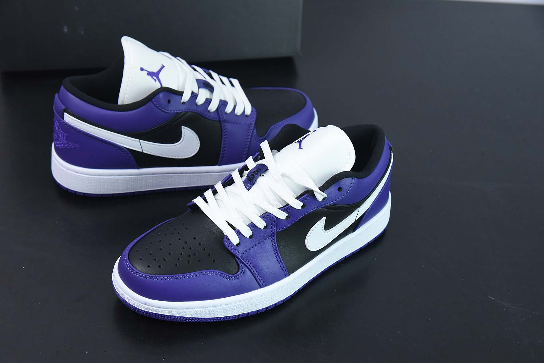 Air Jordan AJ1 Low 低帮 白钩黑紫脚趾 货号553558-501