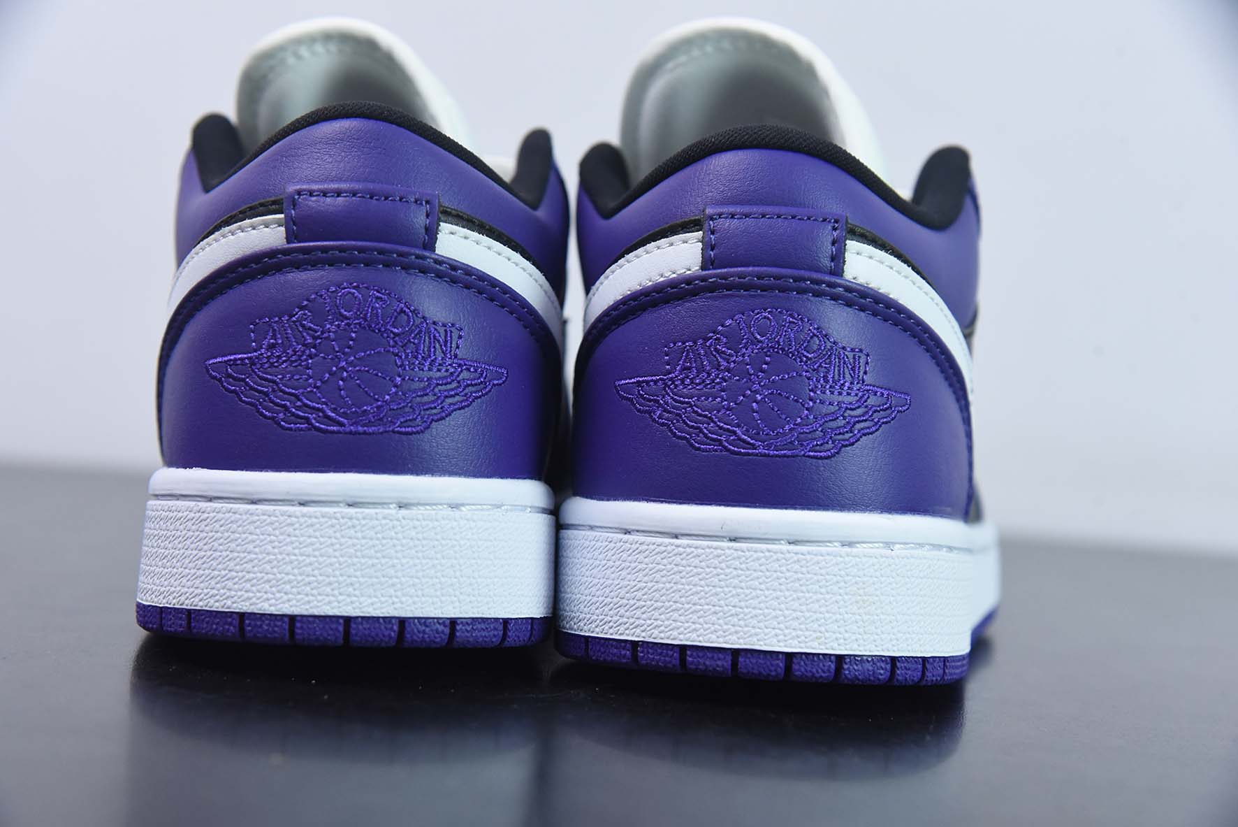 Air Jordan AJ1 Low 低帮 白钩黑紫脚趾 货号553558-501