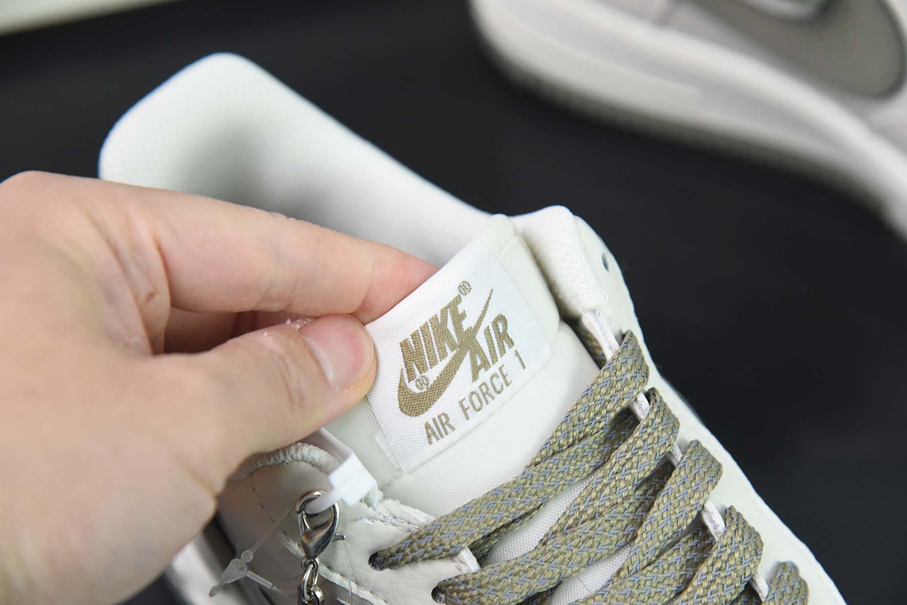 Nike Air Force 1 Low 米绿满天星空军一号低帮 货号：JJ0253-006