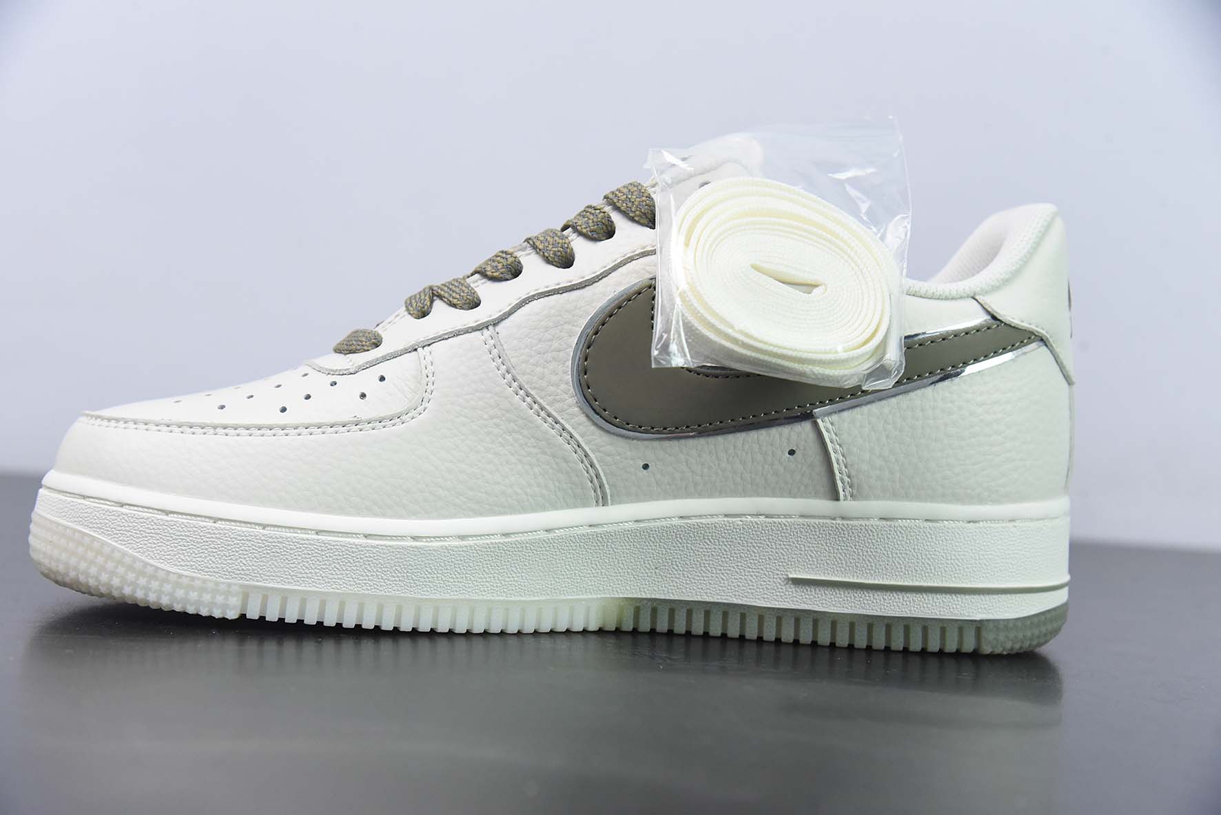Nike Air Force 1 Low 米绿满天星空军一号低帮 货号：JJ0253-006