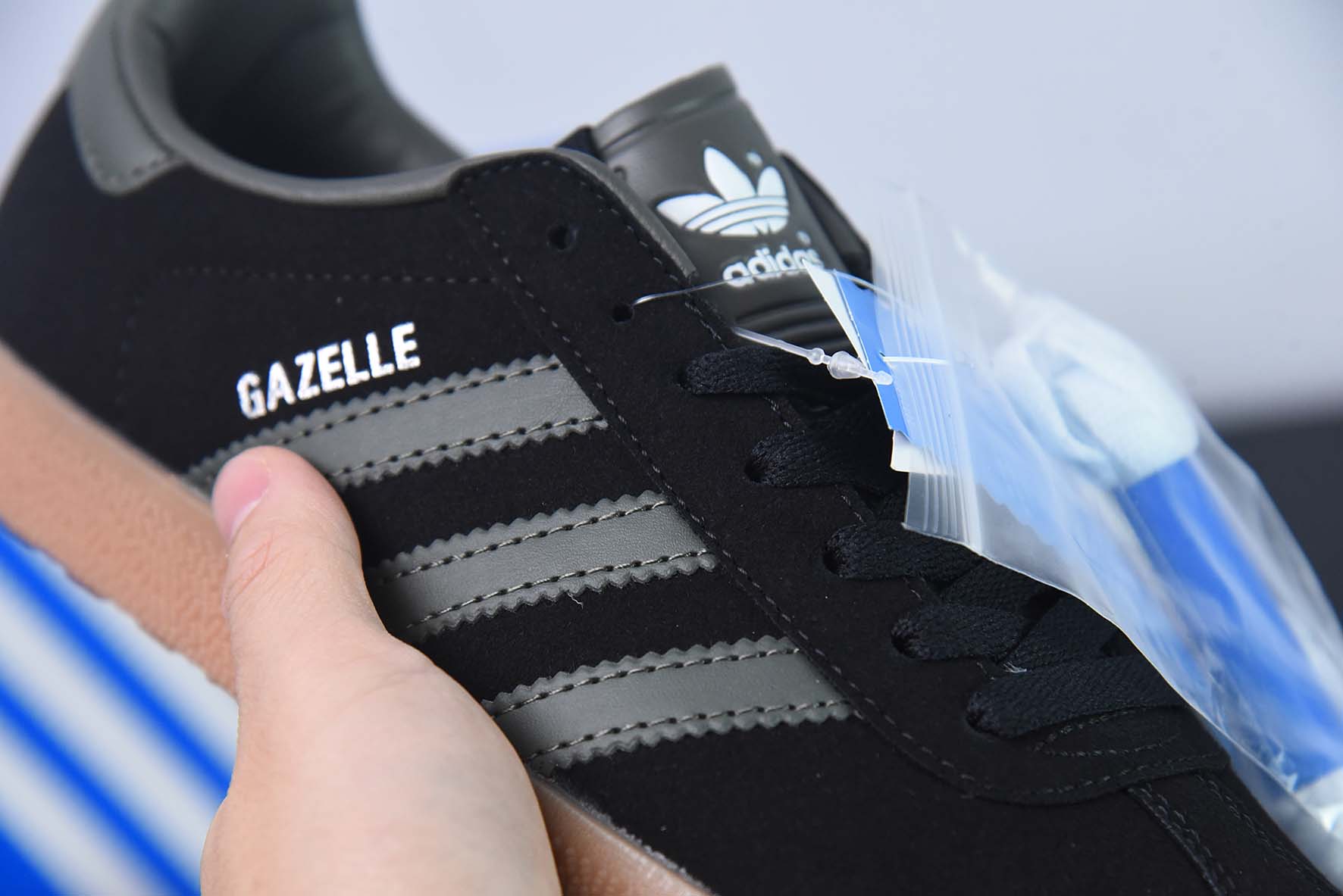 Adidas Originals Gazelle 三叶草系列运动板鞋 黑绿 货号：GX2210