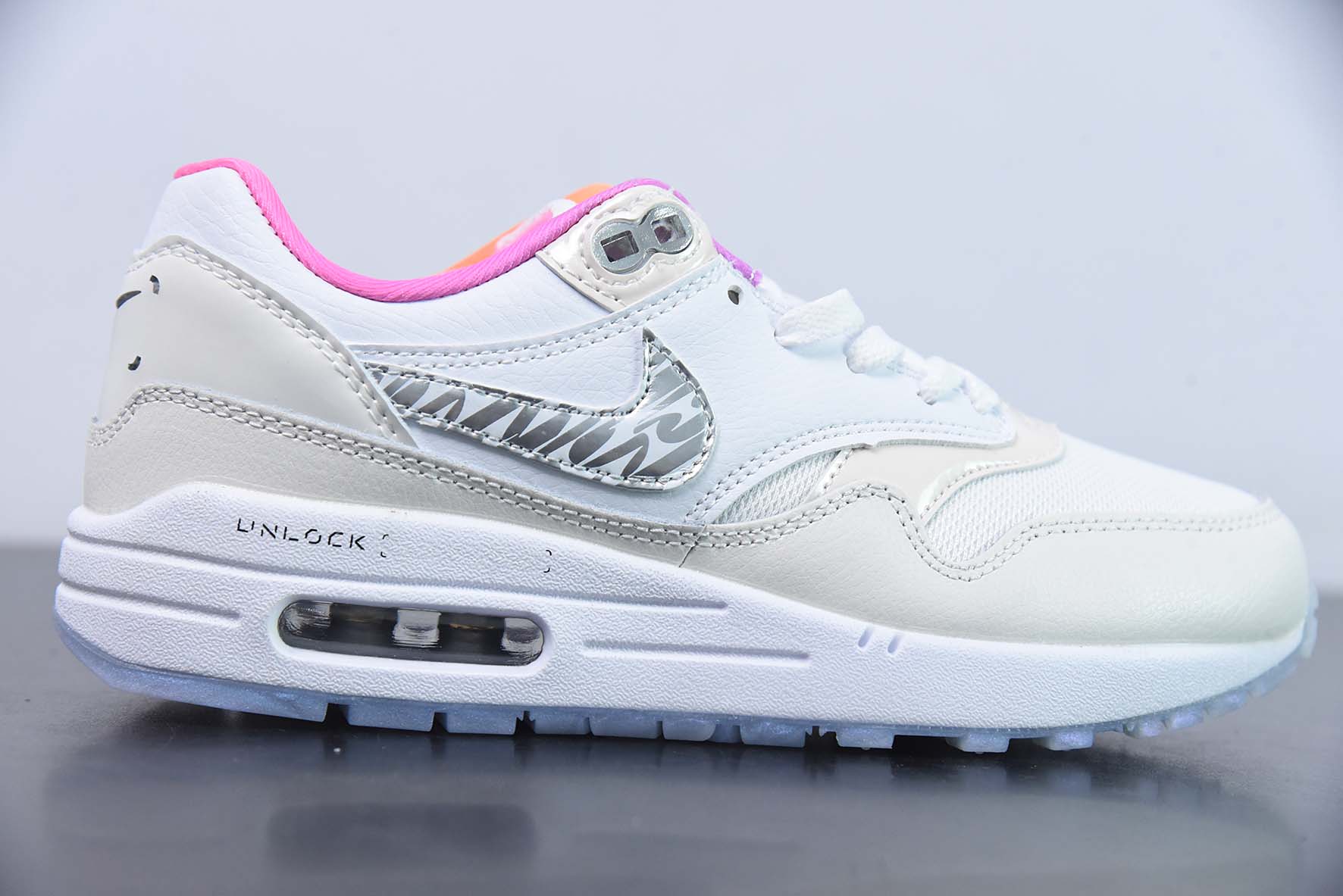Nike Air Max 1 PRM公司级版本 复古休闲跑步鞋  货号：FN0608 101