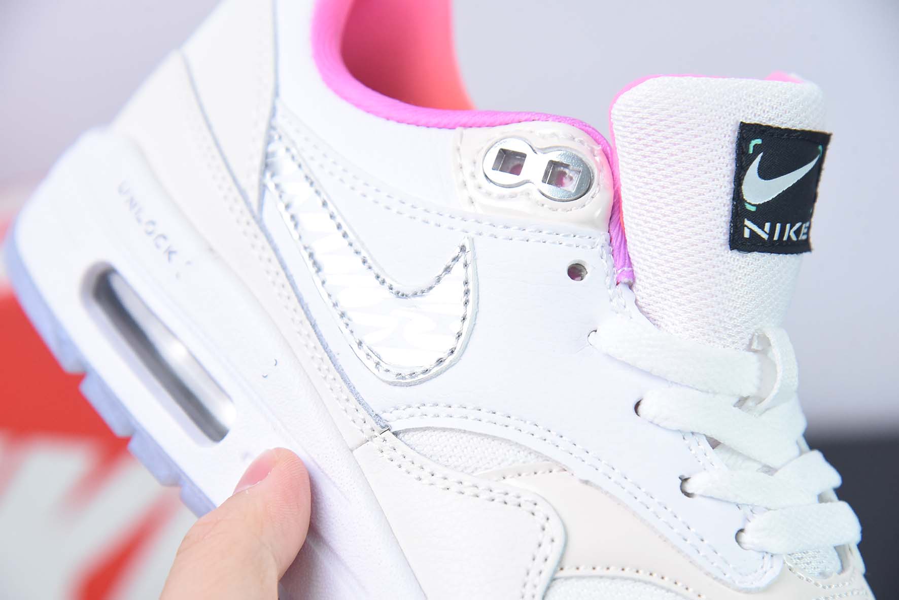 Nike Air Max 1 PRM公司级版本 复古休闲跑步鞋  货号：FN0608 101