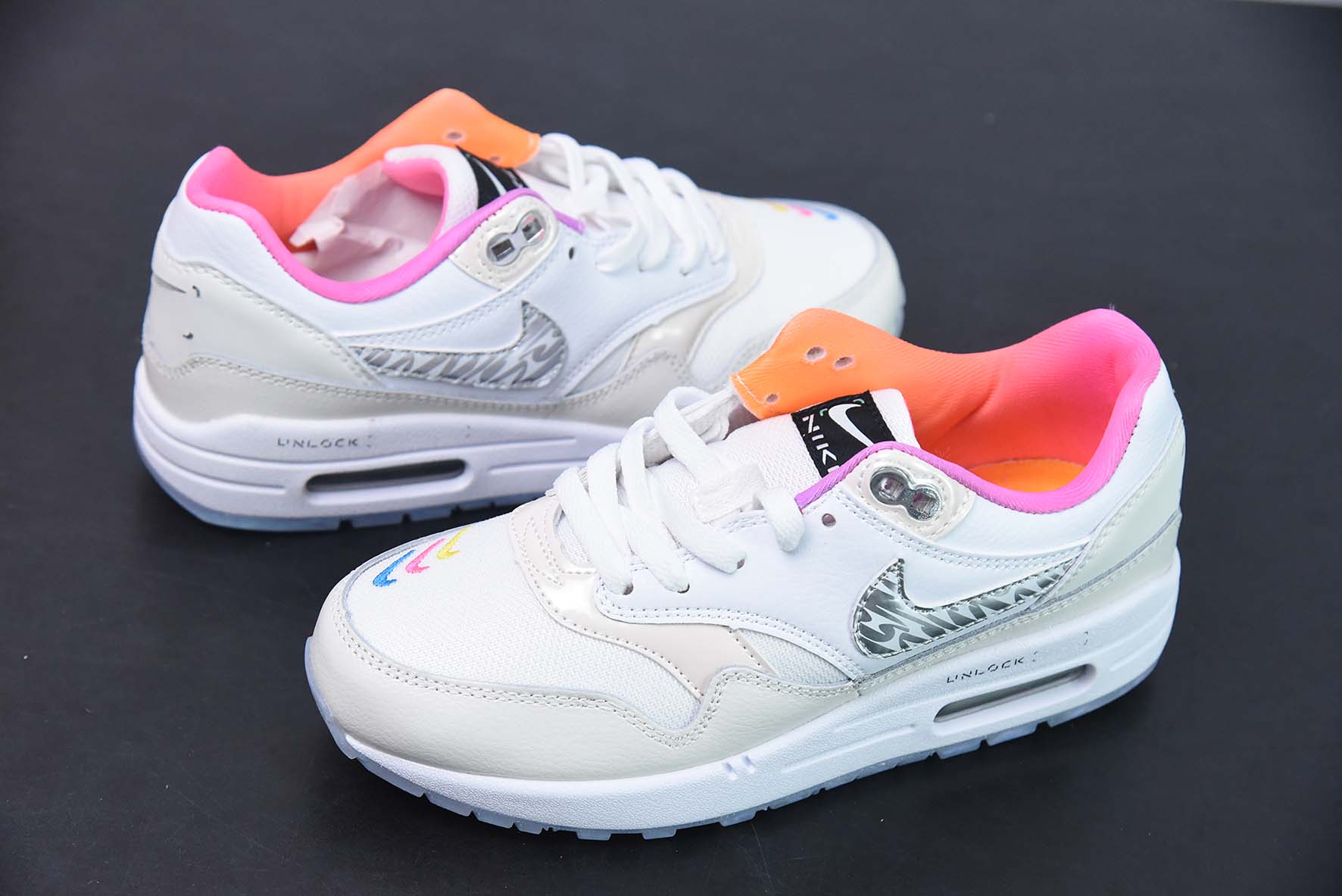 Nike Air Max 1 PRM公司级版本 复古休闲跑步鞋  货号：FN0608 101