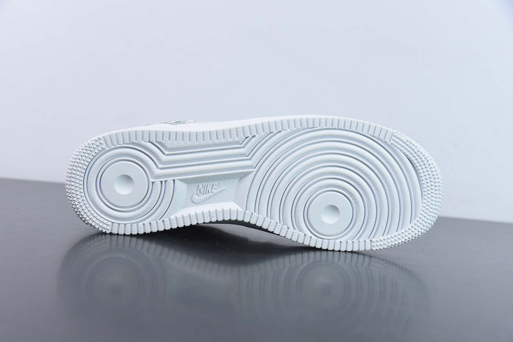 Air Force 1 '07 Low 迪奥联名灰白空军一号 货号：CW2288-001