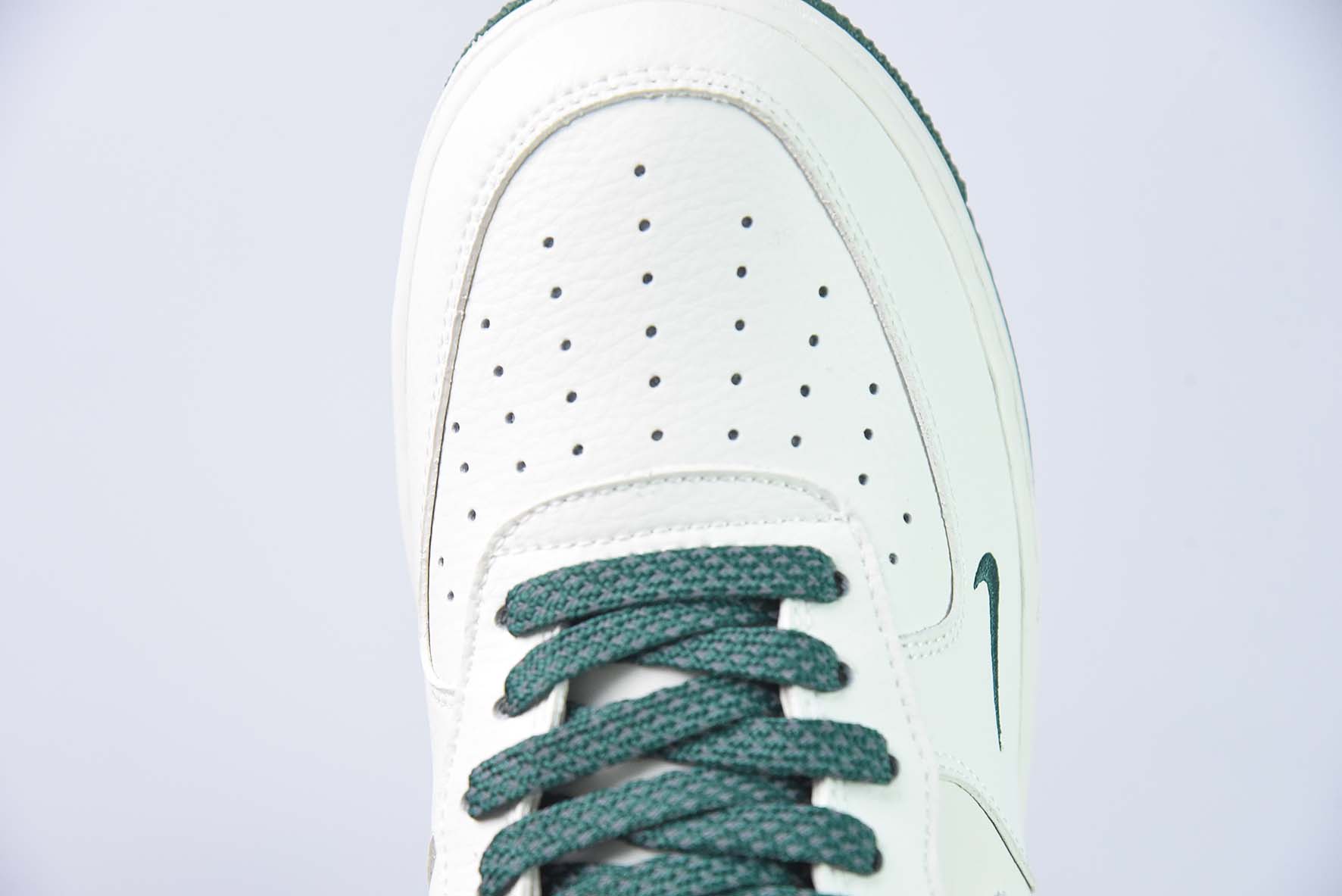 NIke Air Force 1 '07 Low “斯图西联名--米白墨绿”空军一号运动鞋 货号:AE1686106