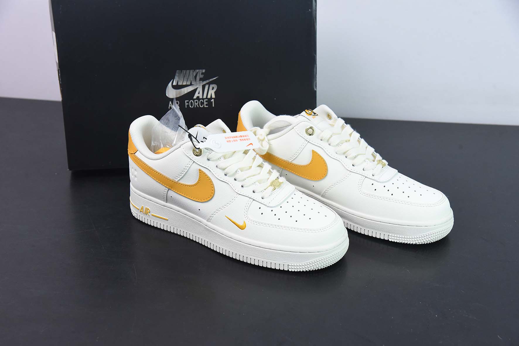 NIke Air Force 1 '07 Low “40周年纪念款--米白金黄”空军一号 低帮货号:DQ7658-105