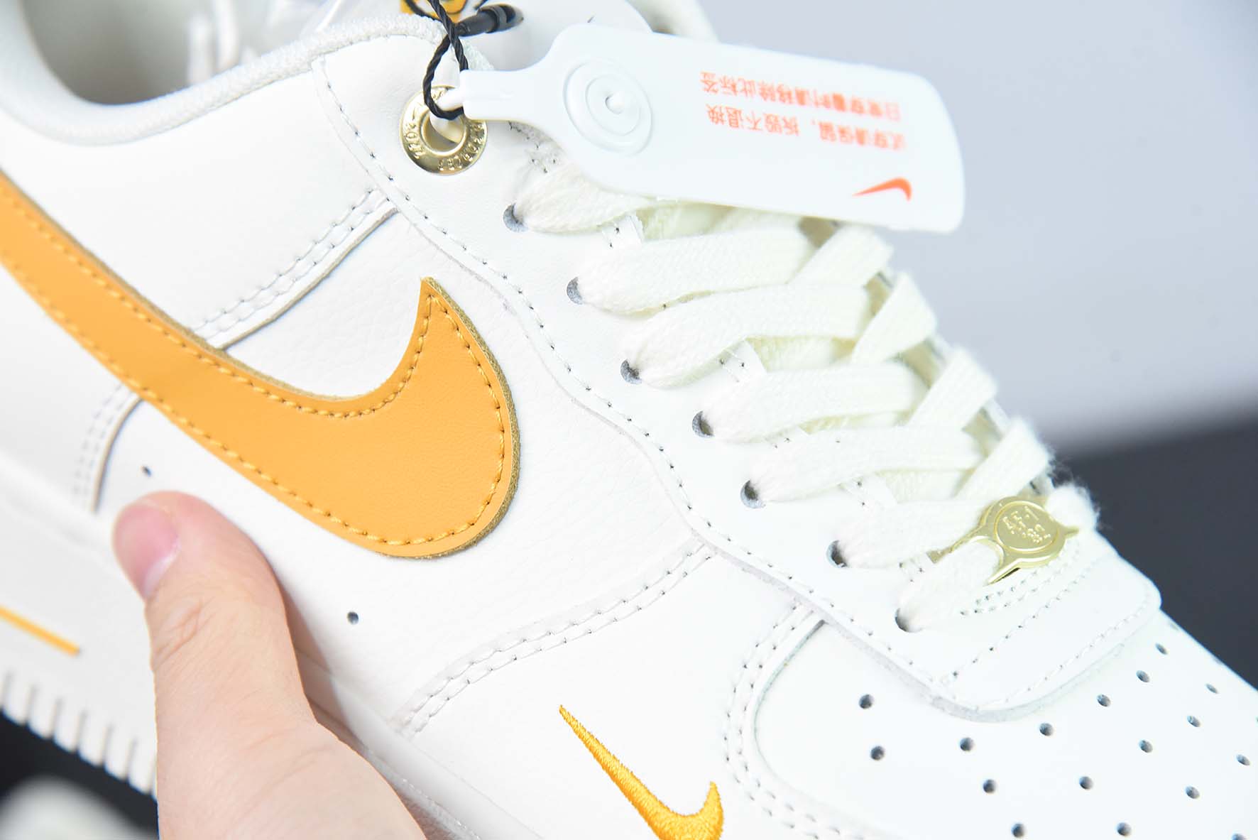 NIke Air Force 1 '07 Low “40周年纪念款--米白金黄”空军一号 低帮货号:DQ7658-105