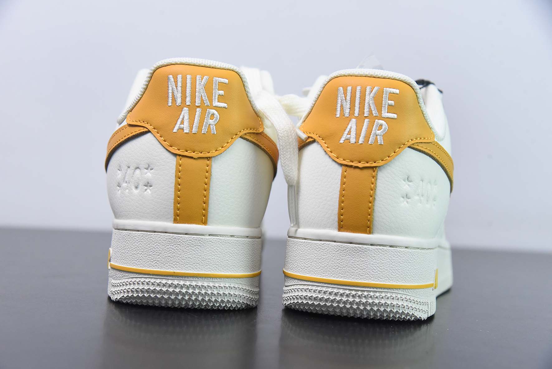 NIke Air Force 1 '07 Low “40周年纪念款--米白金黄”空军一号 低帮货号:DQ7658-105