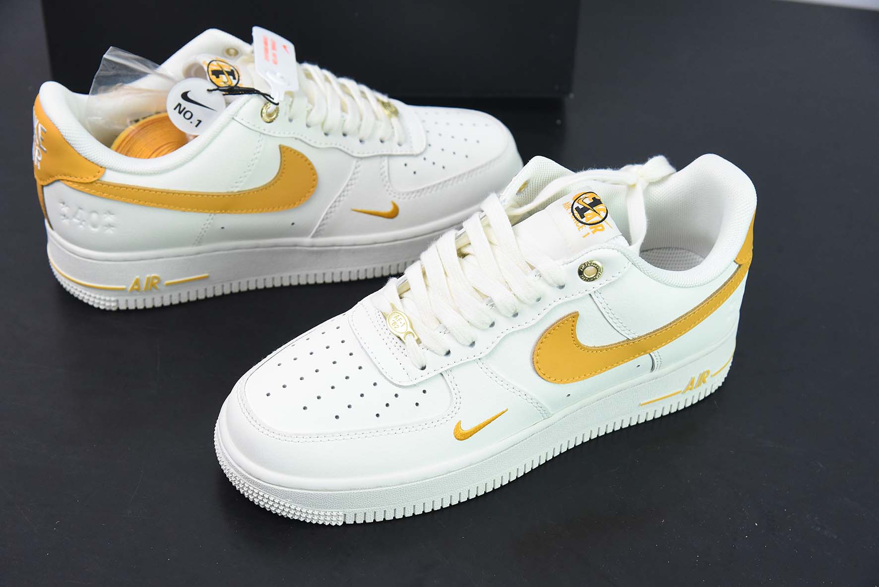 NIke Air Force 1 '07 Low “40周年纪念款–米白金黄”空军一号低帮货号