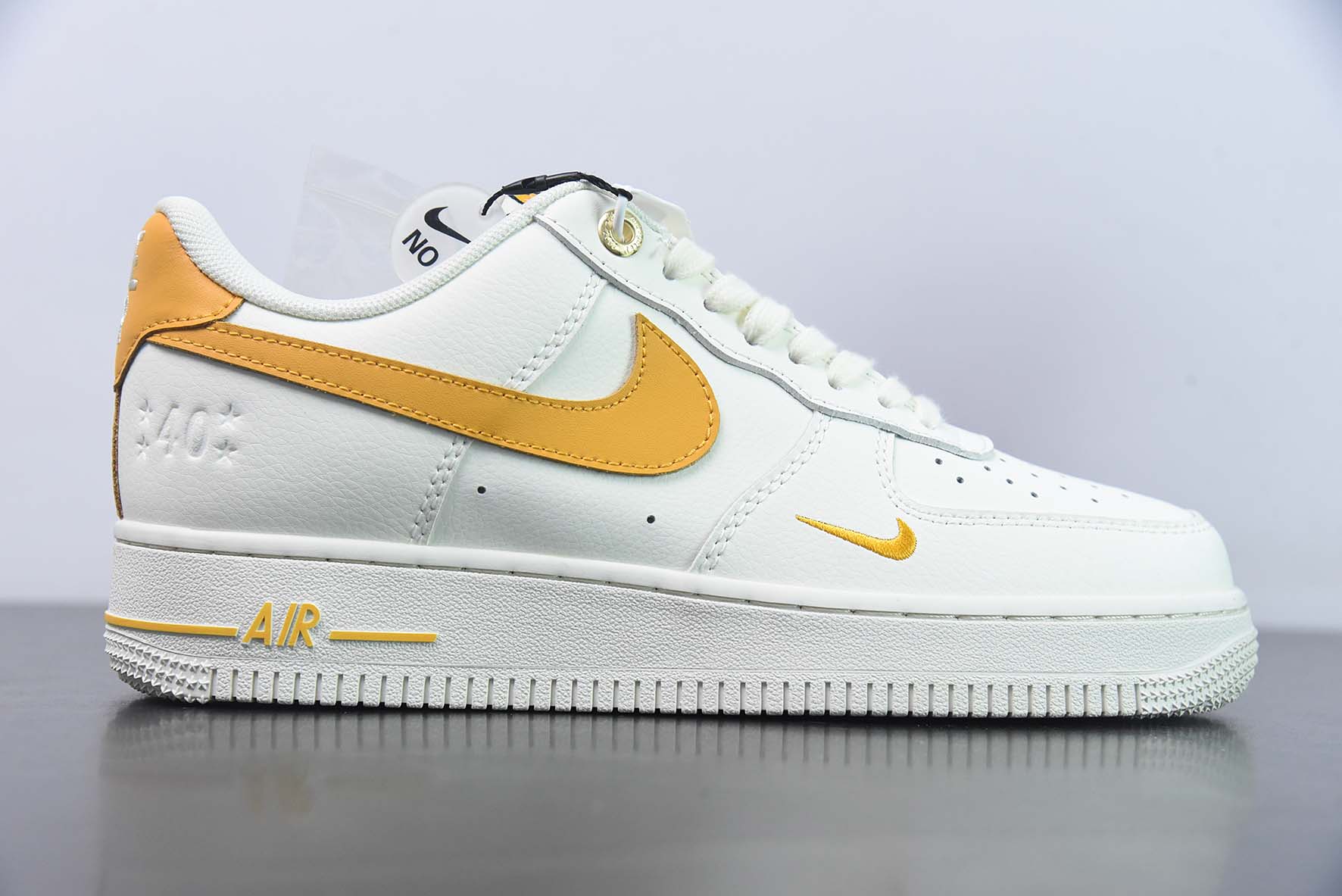 NIke Air Force 1 '07 Low “40周年纪念款--米白金黄”空军一号 低帮货号:DQ7658-105