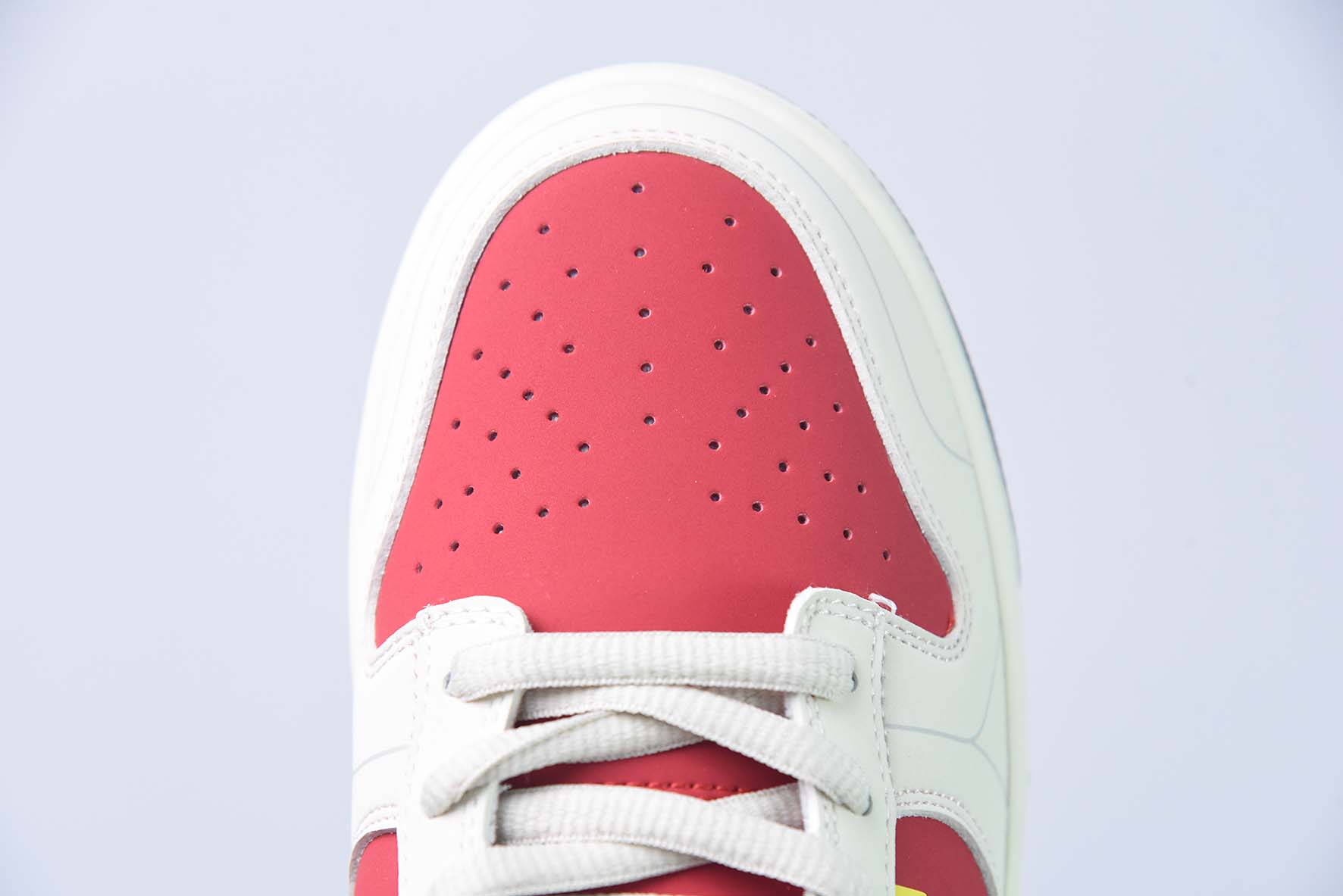 Nike SB Dunk Low 米白红黄 圣斗士星矢低帮运动鞋 货号：ZD2356-157