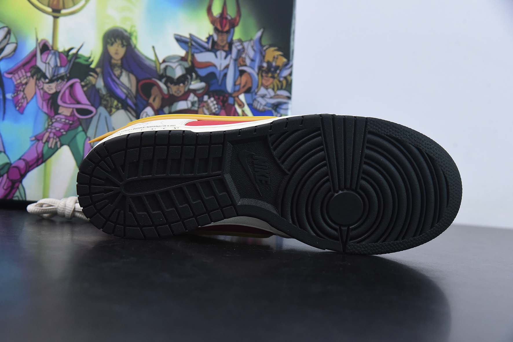 Nike SB Dunk Low 米白红黄 圣斗士星矢低帮运动鞋 货号：ZD2356-157