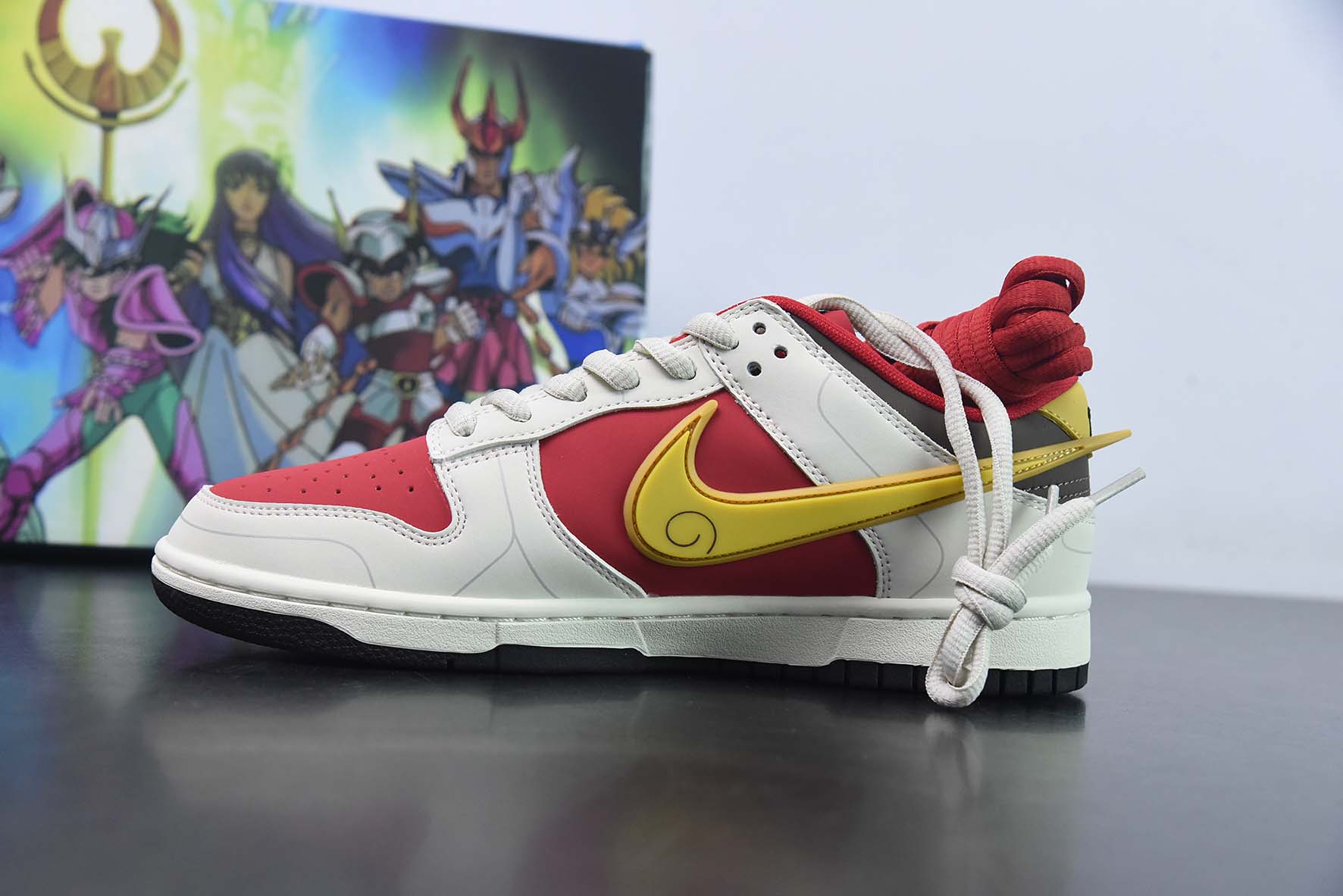 Nike SB Dunk Low 米白红黄 圣斗士星矢低帮运动鞋 货号：ZD2356-157