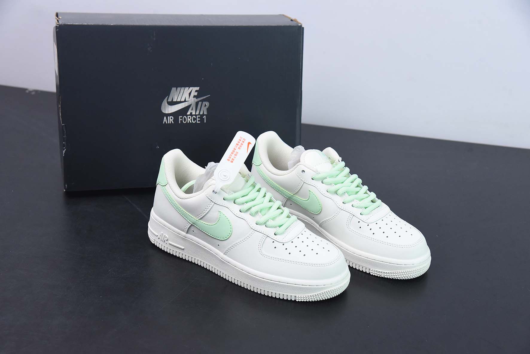 NK Air Force 1 空军一号低帮运动休闲板鞋白蒂芙尼绿 货号：CQ5059-223