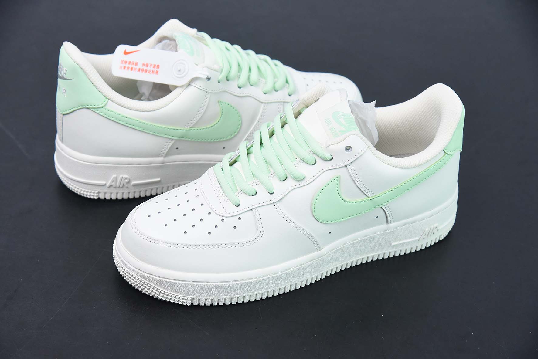 NK Air Force 1 空军一号低帮运动休闲板鞋白蒂芙尼绿 货号：CQ5059-223